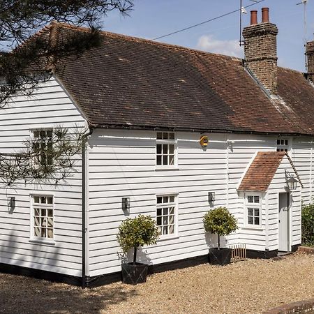 Cosy Cottage With Beautiful Garden, Hottub & Sauna Marden  Dış mekan fotoğraf