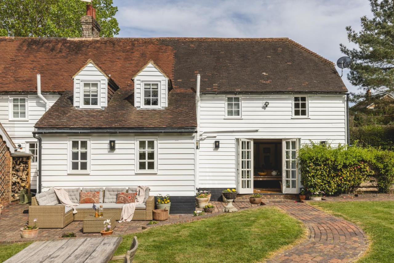 Cosy Cottage With Beautiful Garden, Hottub & Sauna Marden  Dış mekan fotoğraf