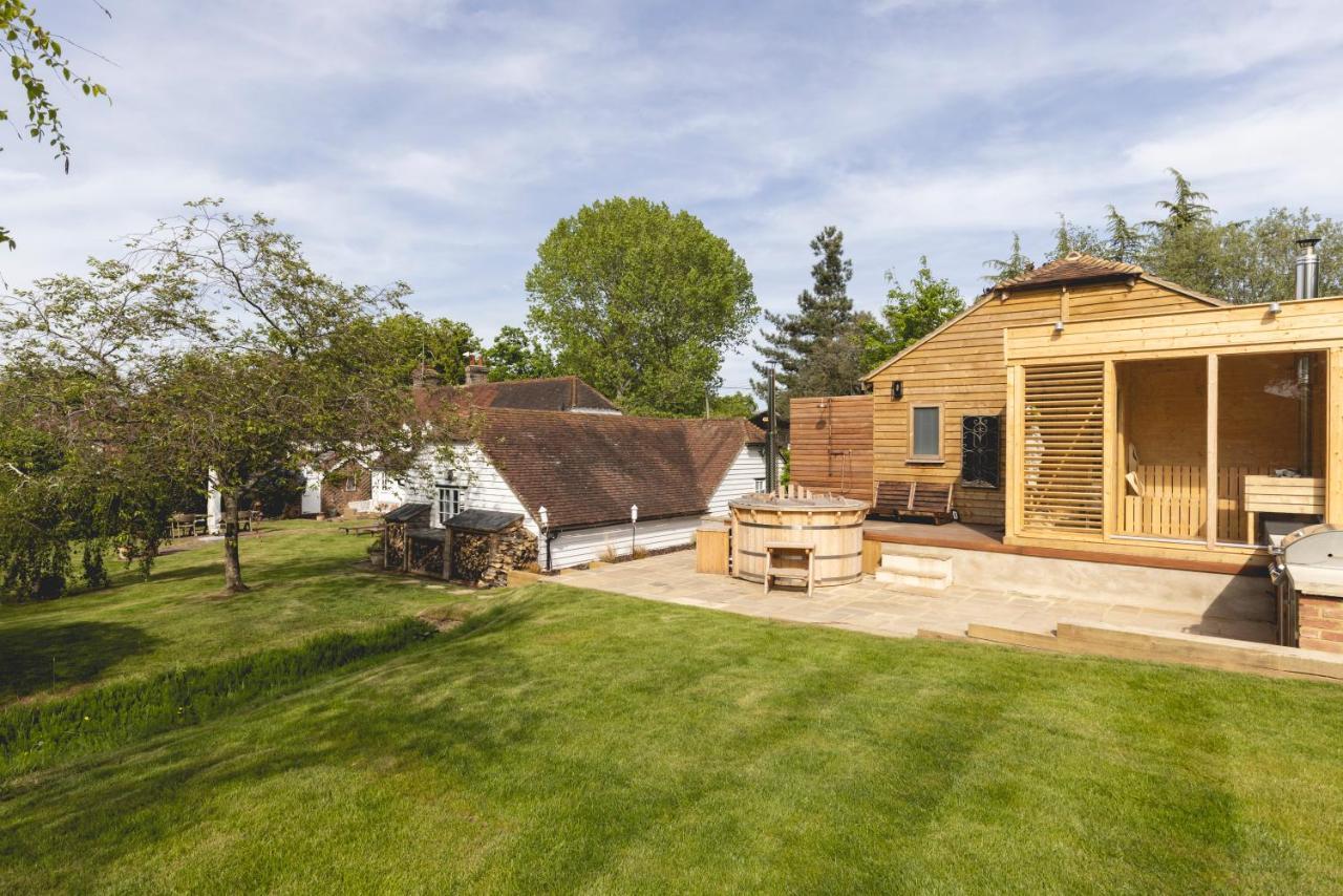 Cosy Cottage With Beautiful Garden, Hottub & Sauna Marden  Dış mekan fotoğraf
