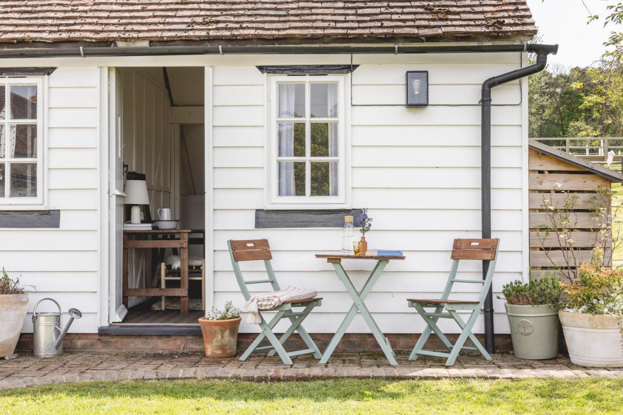 Cosy Cottage With Beautiful Garden, Hottub & Sauna Marden  Dış mekan fotoğraf